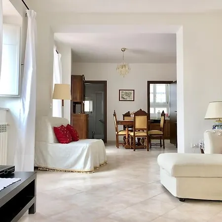 דירה Dimora In Centro סלרנו